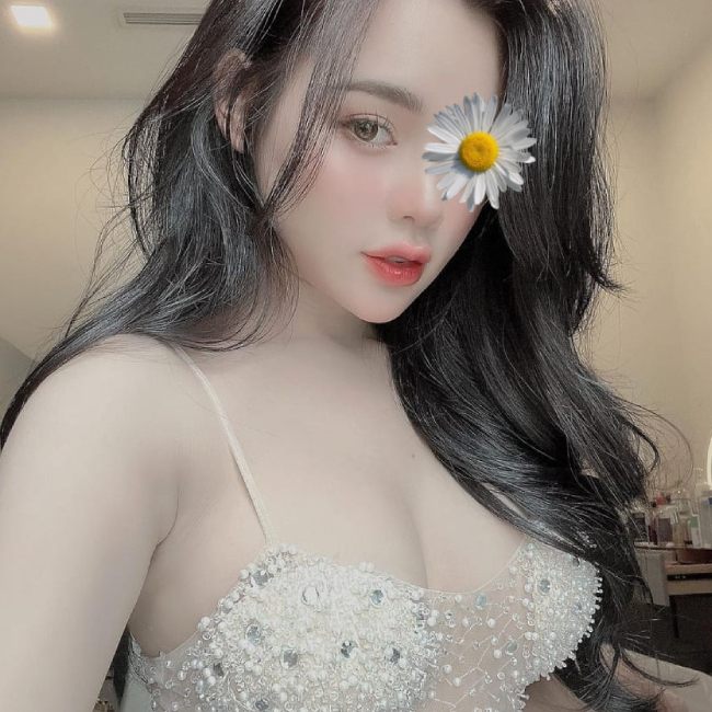 Bảo Trân - Gái Dĩ An xinh body đẹp chuẩn