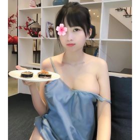 Khánh Ngọc - Gái ngành Hai Bà Trưng bím hồng khít rịt