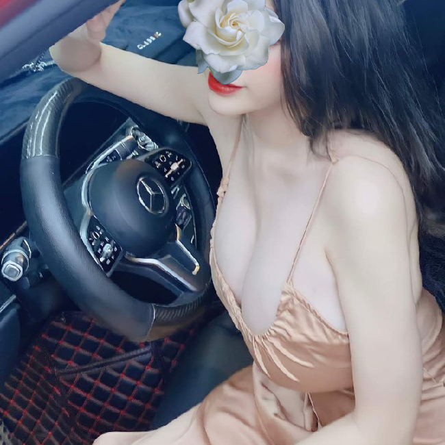 Cẩm My - Gái gọi hạng sang da trắng dáng mướt