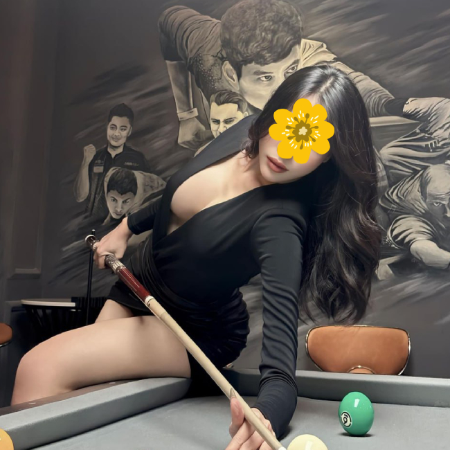 Gái gú xinh có thân hình nóng bỏng