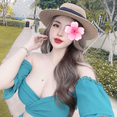 Pha Lê - Hotgirl Đống Đa ca hát cực hay