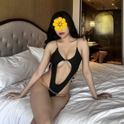 Bích Nhi - Cave Ba Châu face xinh body săn chắc