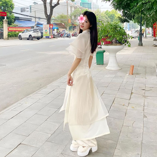 Yến Trang - Gái gọi sinh viên Hưng Hà siêu đáng yêu